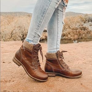Taos Cutie Wool Collar Leather Lace Up Ankle Booties Size 38